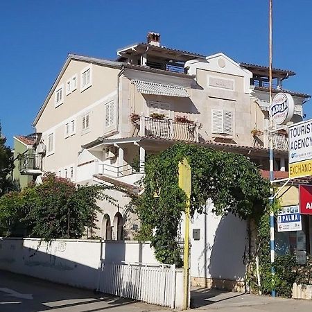 Apartments Palma Bed & Breakfast Medulin Exterior photo