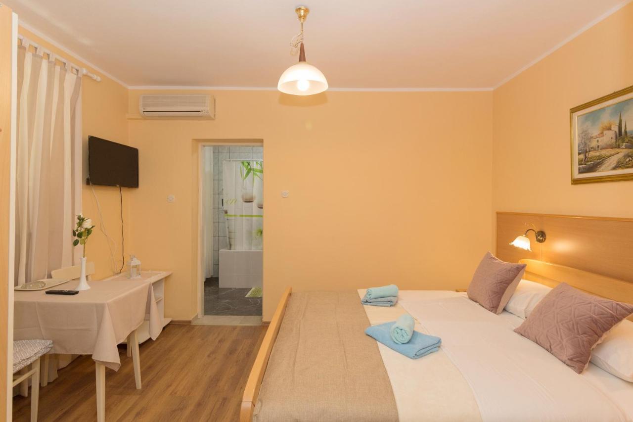 Apartments Palma Bed & Breakfast Medulin Exterior photo
